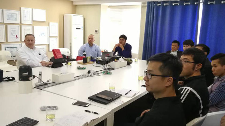 美國(guó)Q-LAB公司來(lái)訪翁開(kāi)爾