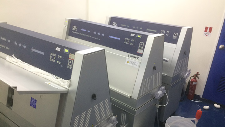 天祥集團(tuán)QUV紫外線(xiàn)加速老化試驗(yàn)箱應(yīng)用