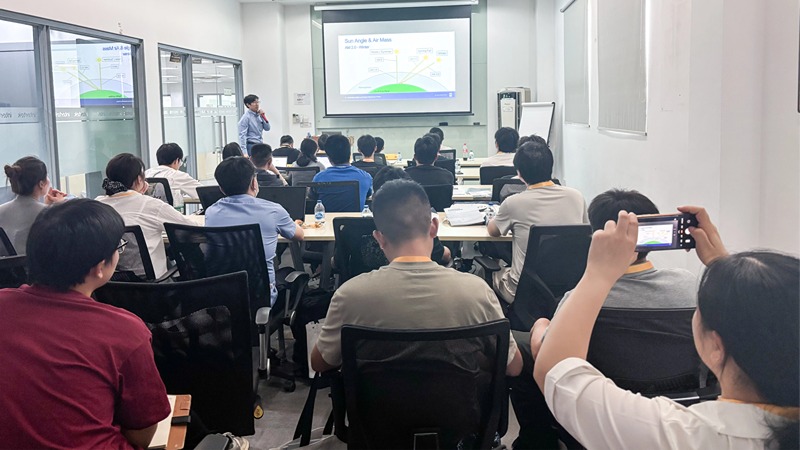 2025年汽車材料耐候老化與光照測試技術(shù)培訓現(xiàn)場照片